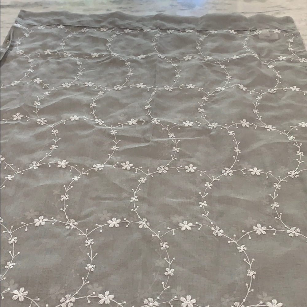 Set of cafe style sheers